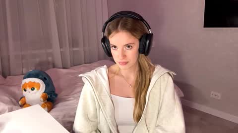 Vikki online show from 12-03-25, 03:10