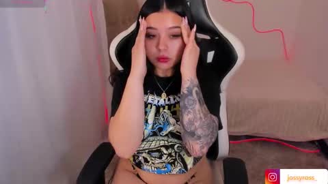 V  I C  T O R I A  online show from 11-01-25, 08:00