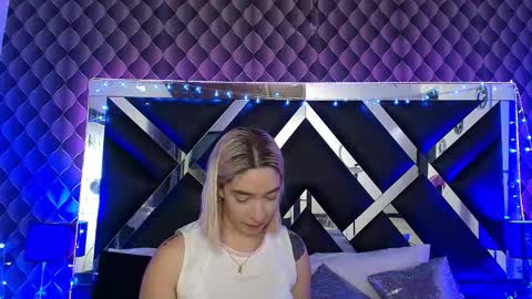 victtoria lee online show from 03-24-26, 07:19