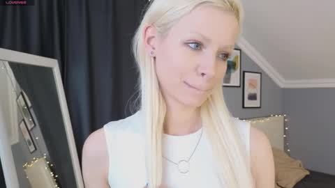Snapshot of vienna_gones chatting on 04-04-26, 12:24 Eva online show from 04-04-26, 12:24