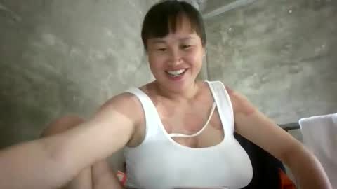 Snapshot of vietnam_sexxy chatting on 05-19-26, 01:56 vietnam_sexxy online show from 05-19-26, 01:56