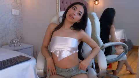 Violet  online show from 12-13-25, 08:47