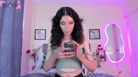 Violet online show from 03-18-26, 09:51