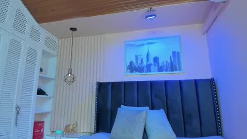 Viiolett online show from 02-11-25, 07:27