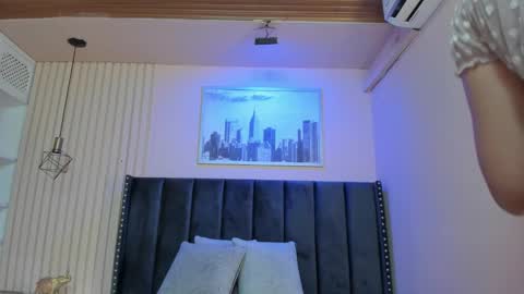 Viiolett online show from 03-04-25, 07:43