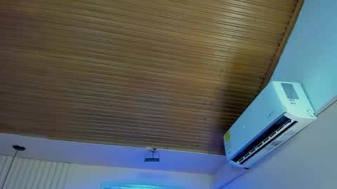 Viiolett online show from 09-21-25, 07:59