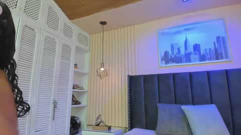 Viiolett online show from 11-22-25, 09:25