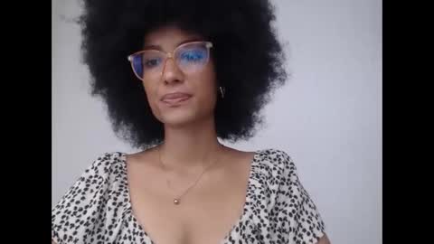 viiolettaaa online show from 04-21-26, 08:01