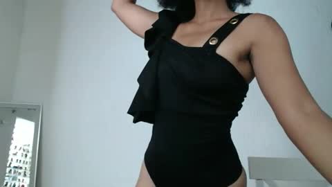viiolettaaa online show from 04-27-26, 07:56