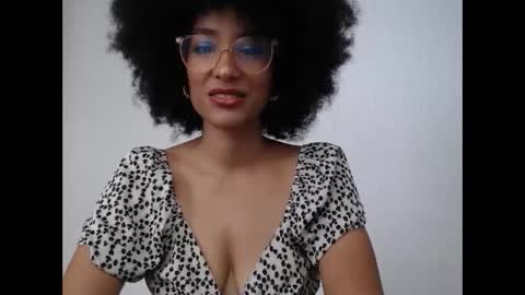viiolettaaa online show from 04-30-26, 08:26