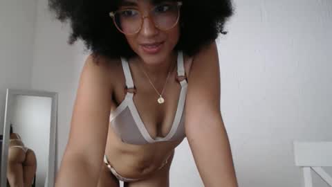 viiolettaaa online show from 05-13-26, 09:11