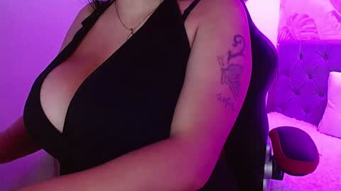 Snapshot of viiolleta chatting on 02-03-25, 12:36 viioleta online show from 02-03-25, 12:36