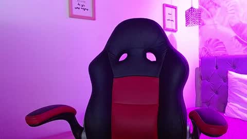 Snapshot of viiolleta chatting on 02-06-25, 12:16 viioleta online show from 02-06-25, 12:16