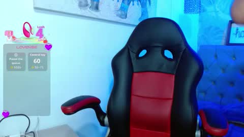 Snapshot of viiolleta chatting on 10-15-25, 12:49 viioleta online show from 10-15-25, 12:49