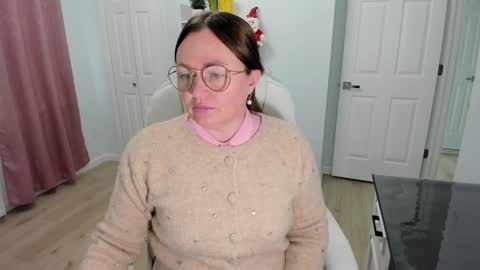 Ukrainian-woman online show from 12-17-24, 04:11