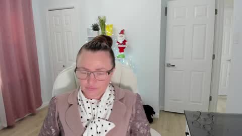 Ukrainian-woman online show from 12-18-24, 04:28