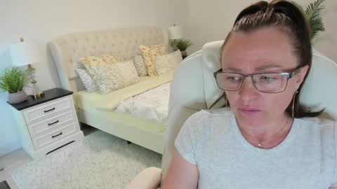 Ukrainian-woman online show from 06-03-26, 02:55