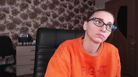 Snapshot of vikaericka chatting on 12-13-24, 10:13 Vika online show from 12-13-24, 10:13