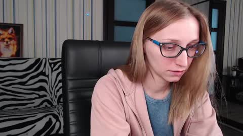 Snapshot of vikaericka chatting on 02-28-25, 06:32 Vika online show from 02-28-25, 06:32