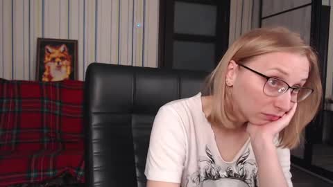 Vika online show from 05-19-26, 01:56