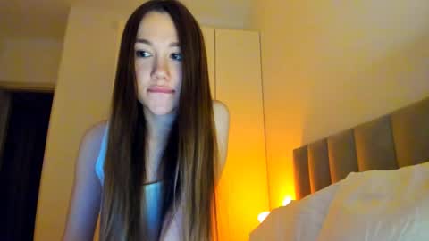 Snapshot of vikawels chatting on 11-23-25, 11:15 Vika online show from 11-23-25, 11:15