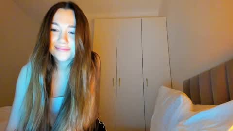 Snapshot of vikawels chatting on 05-27-26, 09:45 Vika online show from 05-27-26, 09:45