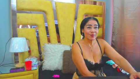 Snapshot of vikitomson chatting on 07-28-26, 03:21 vikiTomson online show from 07-28-26, 03:21