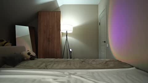 VIKKI online show from 10-15-25, 10:26