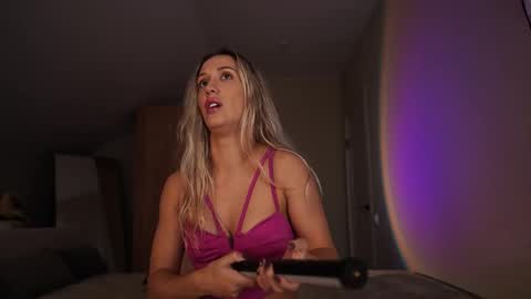 VIKKI online show from 11-11-25, 12:05