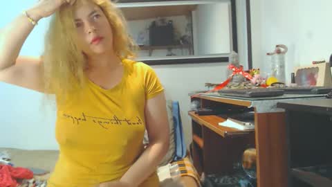 VIKKKTORIAAA online show from 02-15-25, 09:05