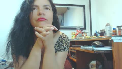 VIKKKTORIAAA online show from 10-04-25, 08:34