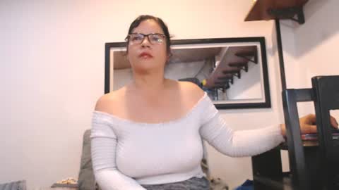 Snapshot of vikktoriaaa chatting on 07-03-26, 06:09 VIKKKTORIAAA online show from 07-03-26, 06:09