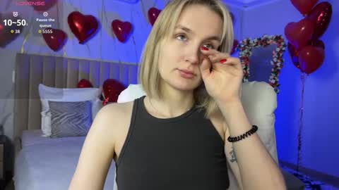 Vikky online show from 02-24-26, 12:41