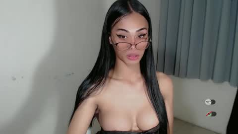 vikkylustfull online show from 01-30-25, 03:33