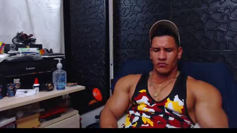 Viktor Herrera online show from 01-05-25, 03:32