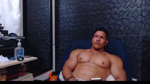 Viktor Herrera online show from 01-13-25, 06:16