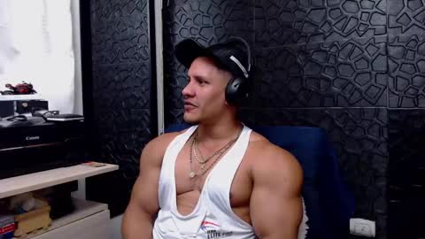 Viktor Herrera online show from 03-04-25, 07:11