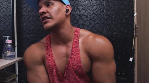 Viktor Herrera online show from 10-08-25, 03:53