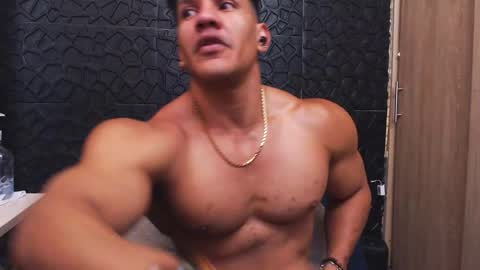 Viktor Herrera online show from 10-30-25, 01:34