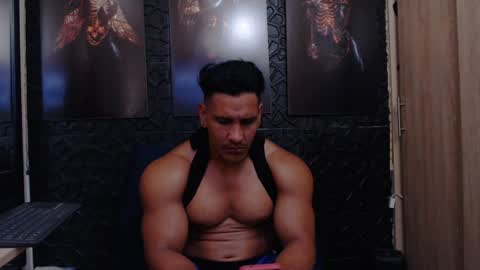Snapshot of viktorherrera chatting on 06-10-26, 03:55 Viktor Herrera online show from 06-10-26, 03:55
