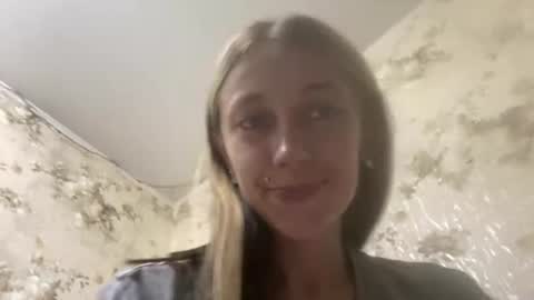 Snapshot of viktoria9898 chatting on 08-07-26, 11:40 Sweett online show from 08-07-26, 11:40