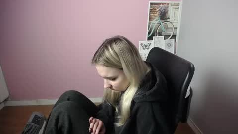 viktoria_lovely online show from 12-27-24, 09:17