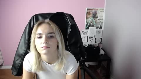 viktoria_lovely online show from 10-10-25, 10:36