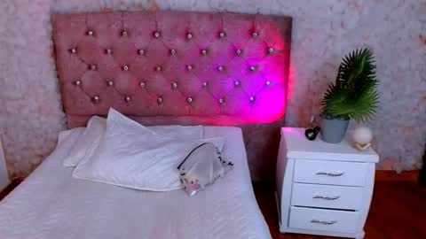 viky_evanss online show from 02-04-26, 06:58