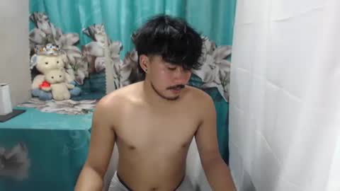 Snapshot of vin_17 chatting on 10-07-25, 12:57 Call me Marvin online show from 10-07-25, 12:57