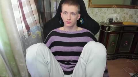 Snapshot of vince__dice chatting on 05-18-26, 03:18 Dimoooooon online show from 05-18-26, 03:18