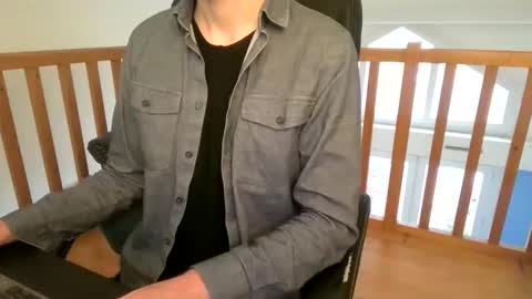 Snapshot of vince_du_80 chatting on 10-15-25, 02:06 Vince online show from 10-15-25, 02:06