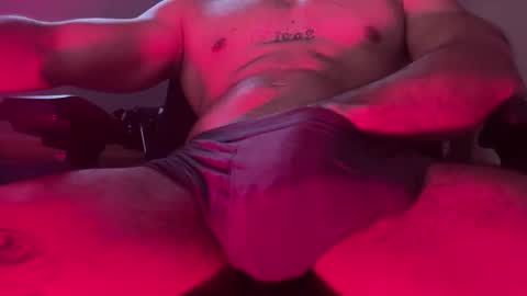 Snapshot of vincebihot chatting on 12-16-24, 08:20 Vince Bi Hot online show from 12-16-24, 08:20