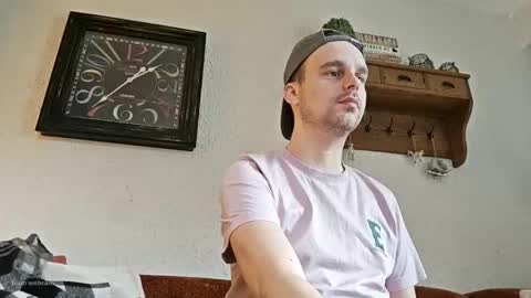 Snapshot of vincentbb1 chatting on 12-22-25, 12:35 Vincent online show from 12-22-25, 12:35