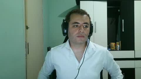 Snapshot of vincentehrt1 chatting on 08-09-26, 03:28 vincentehrt1 online show from 08-09-26, 03:28